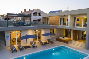 Villa Mary Lou with heated pool